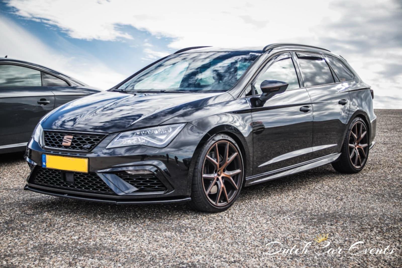 Leon 5F Cupra R Nebelgitter hochglanz Schwarz